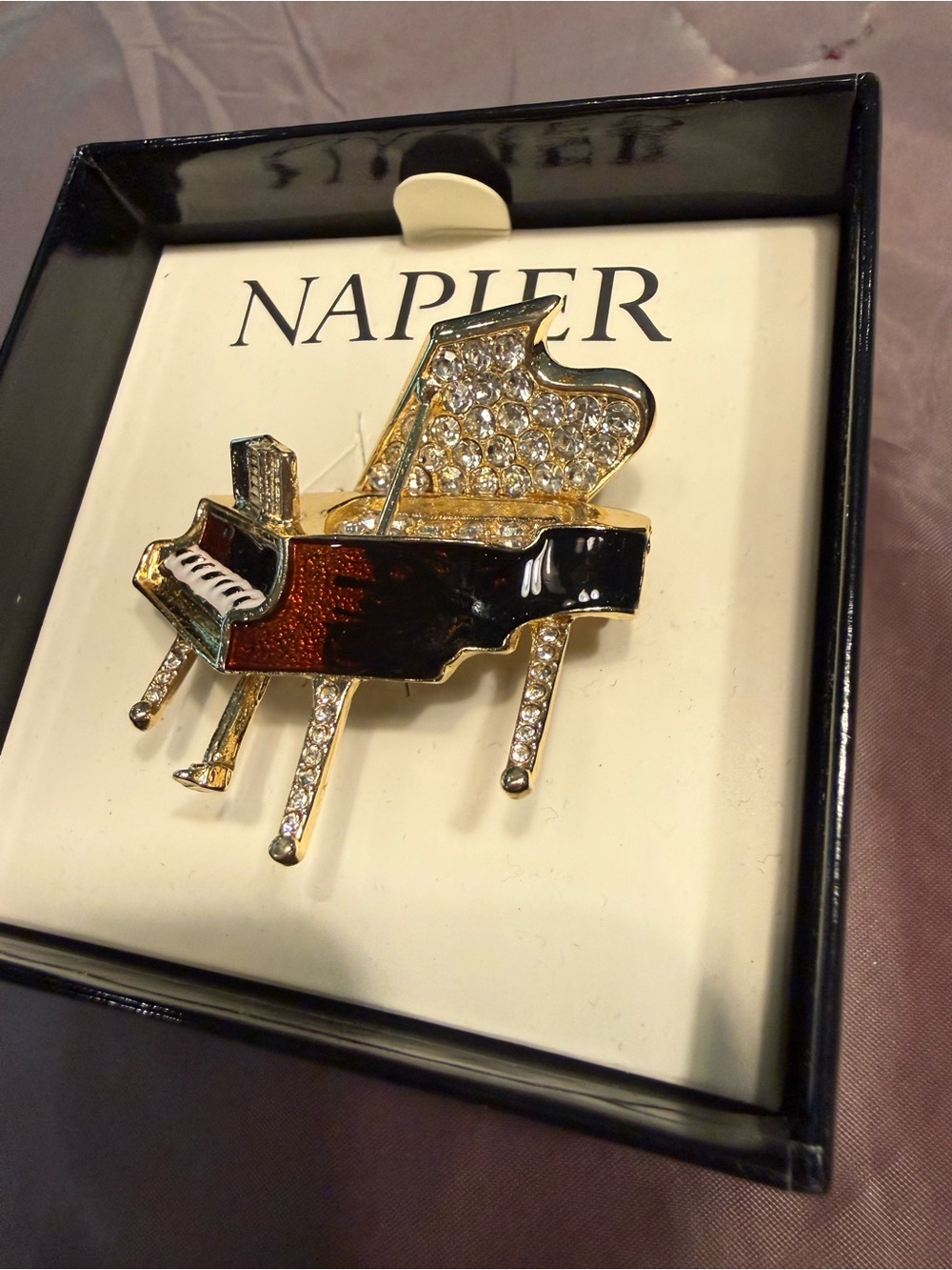 NWT Napier SIGNED Grand Piano Enamel & Clear Rhinestone Brooch Pin in Box - Picture 4 of 9